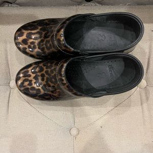 Beautiful and almost new Dansko shoes, size 8.